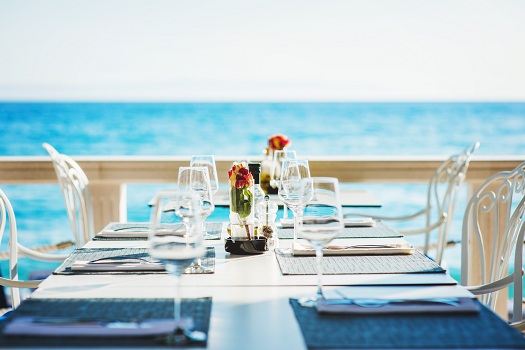Beach-Restaurants-with-an-Ocean